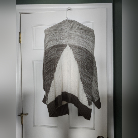 Cardigan - Picture 2 of 3